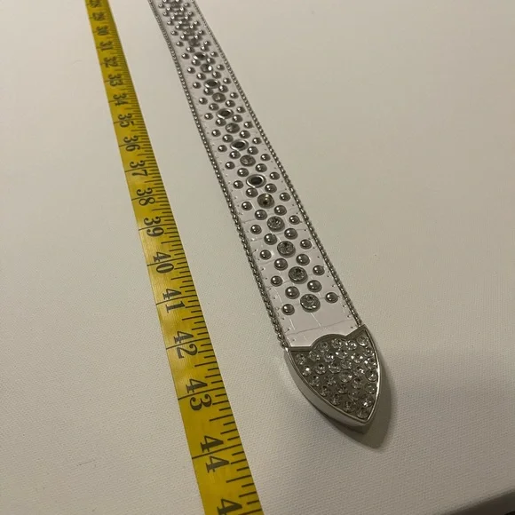 Elegant White Studded Belt with Silver Accents - Picture 4 of 8